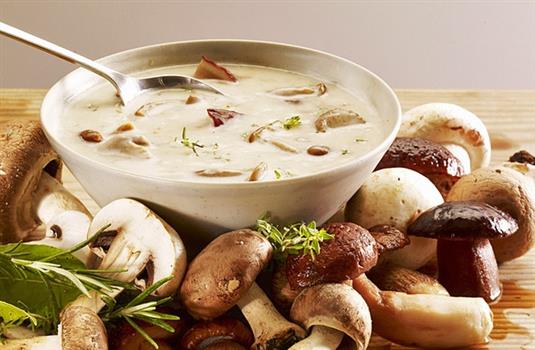 Суп грибы белые, сливки, сыр, сметана. Грибы свежие или с мороза.