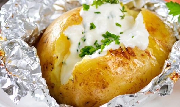 Картошка печеная с сыром. Сытно вкусно и полезно.